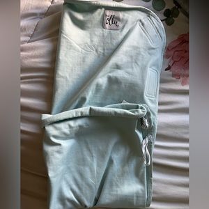 The Ollie swaddle Sky blue